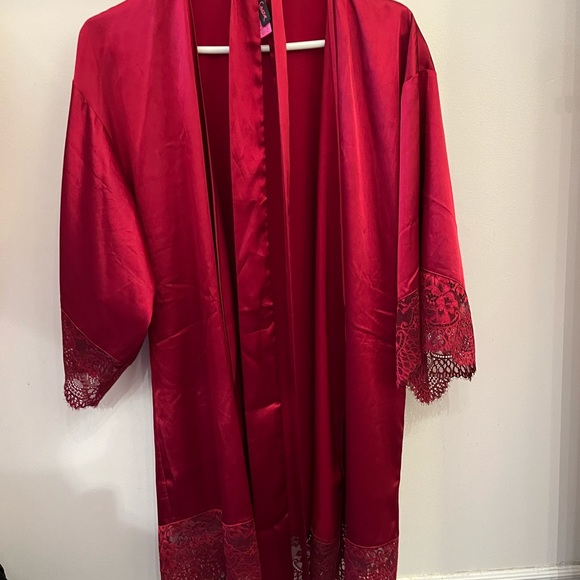 lasenza satin robe with lace detailing - Picture 1 of 2